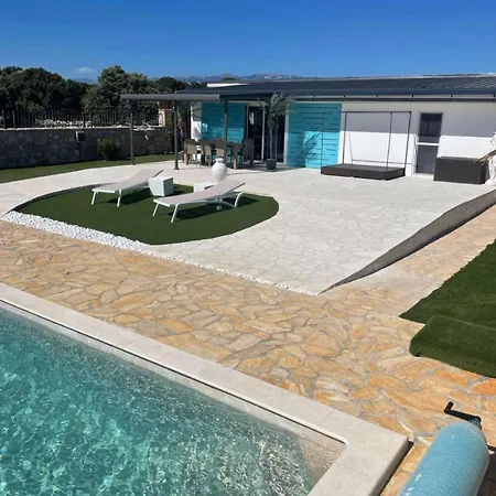 Vila Mandre Holiday home